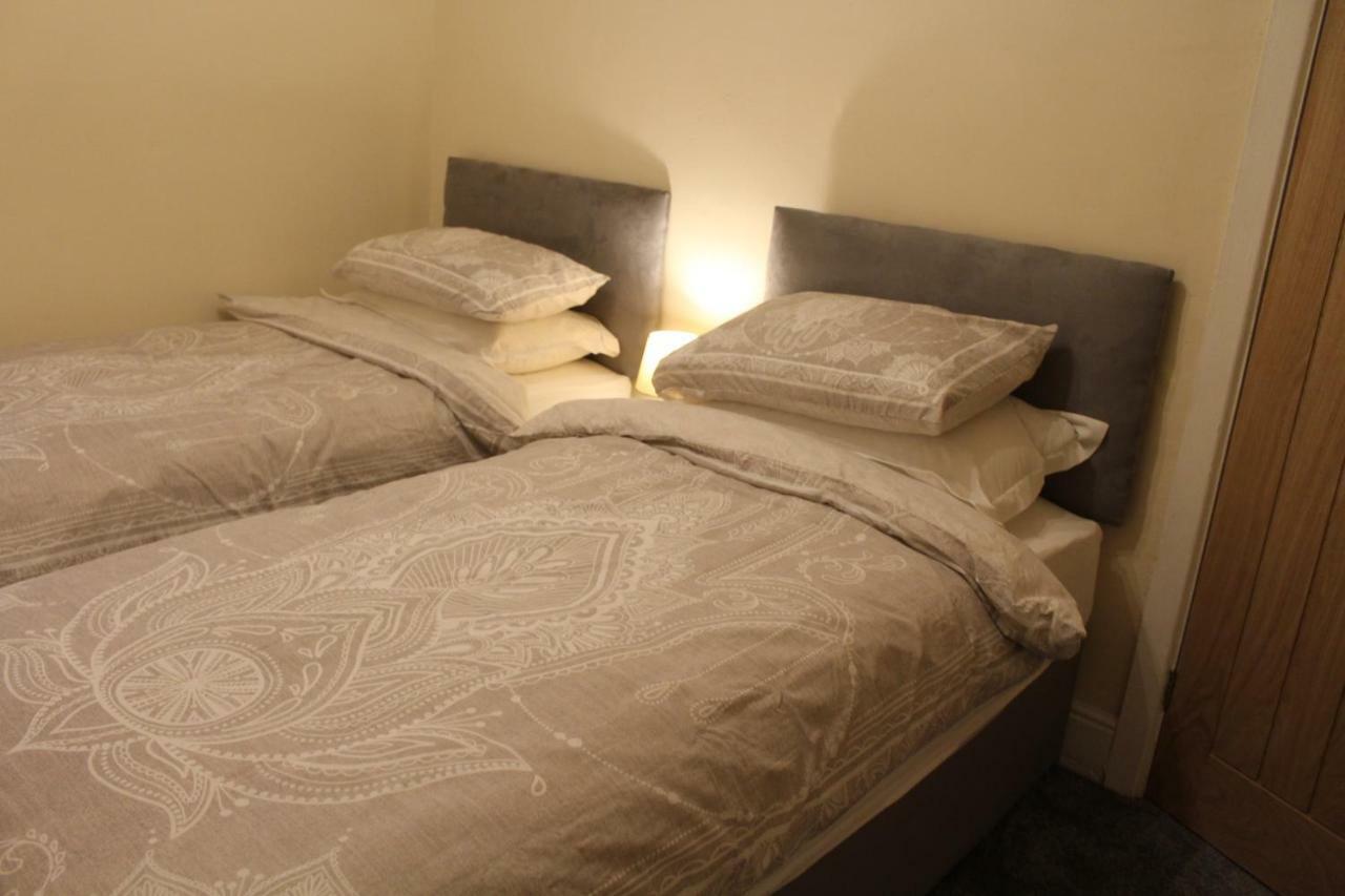 קארפילי Van Apartments מראה חיצוני תמונה