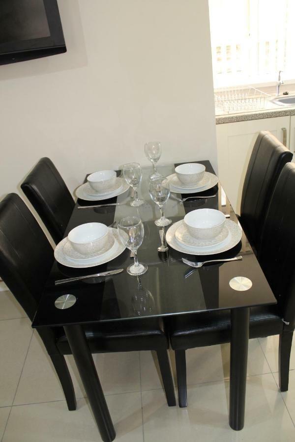 קארפילי Van Apartments מראה חיצוני תמונה
